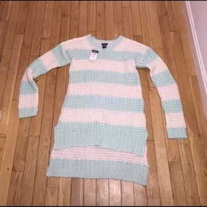 NWT size medium mint and white rue 21 sweater